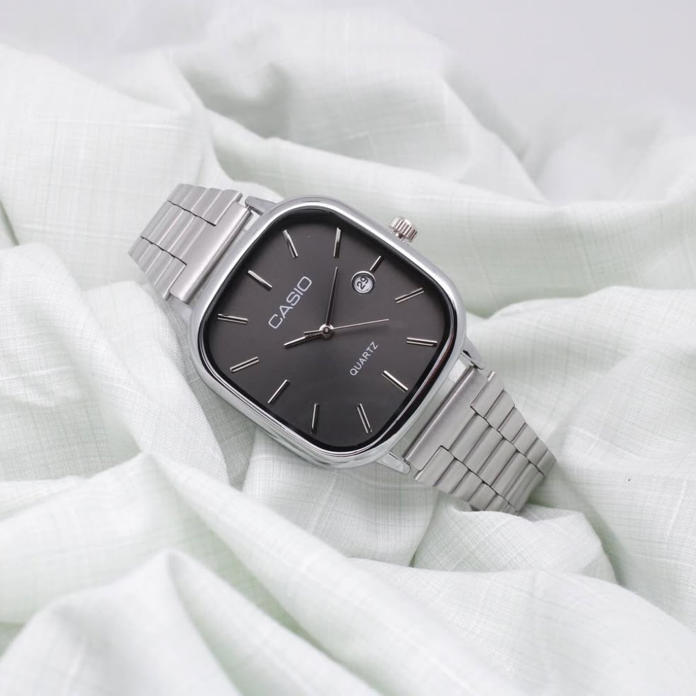 Casio Vintage Unisex Dijital Kol Saati Metal Kordon 50M Su Geçirmez Şık