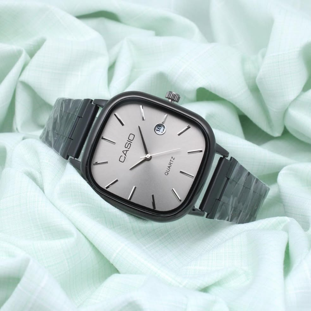 Casio Vintage Unisex Dijital Kol Saati Metal Kordon 50M Su Geçirmez Şık