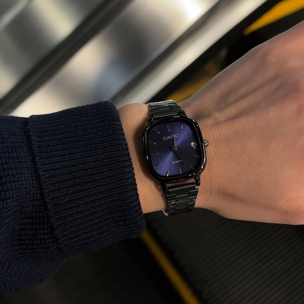 Casio Vintage Unisex Dijital Kol Saati Metal Kordon 50M Su Geçirmez Şık