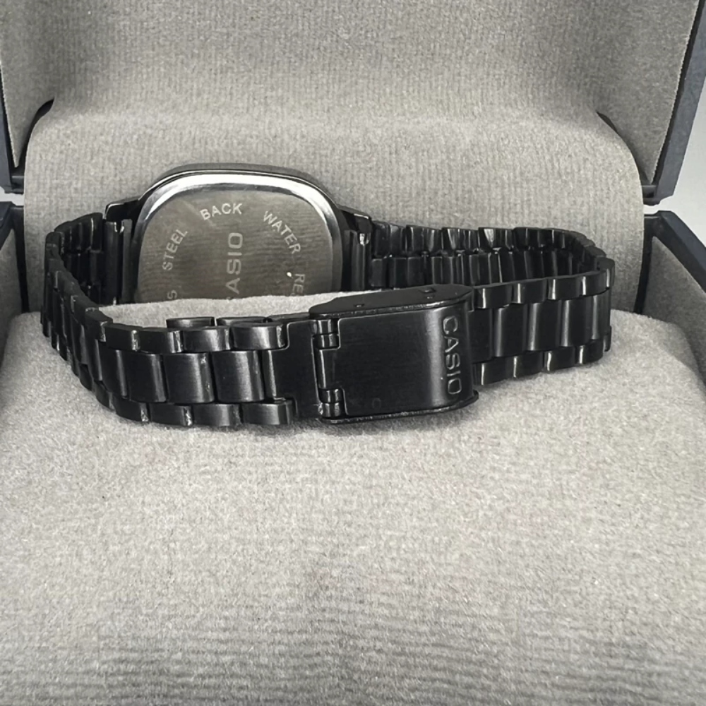 Casio Vintage Unisex Dijital Kol Saati Metal Kordon 50M Su Geçirmez Şık