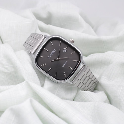 Casio Vintage Unisex Dijital Kol Saati Metal Kordon 50M Su Geçirmez Şık